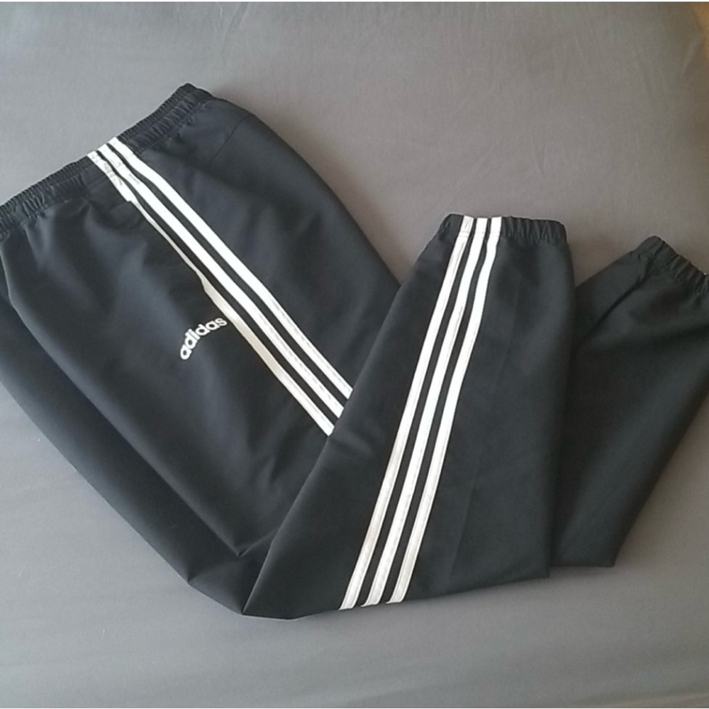 🏃‍♂️🏃🏻‍♂️🏃🏾‍♂️ Adidas joggers